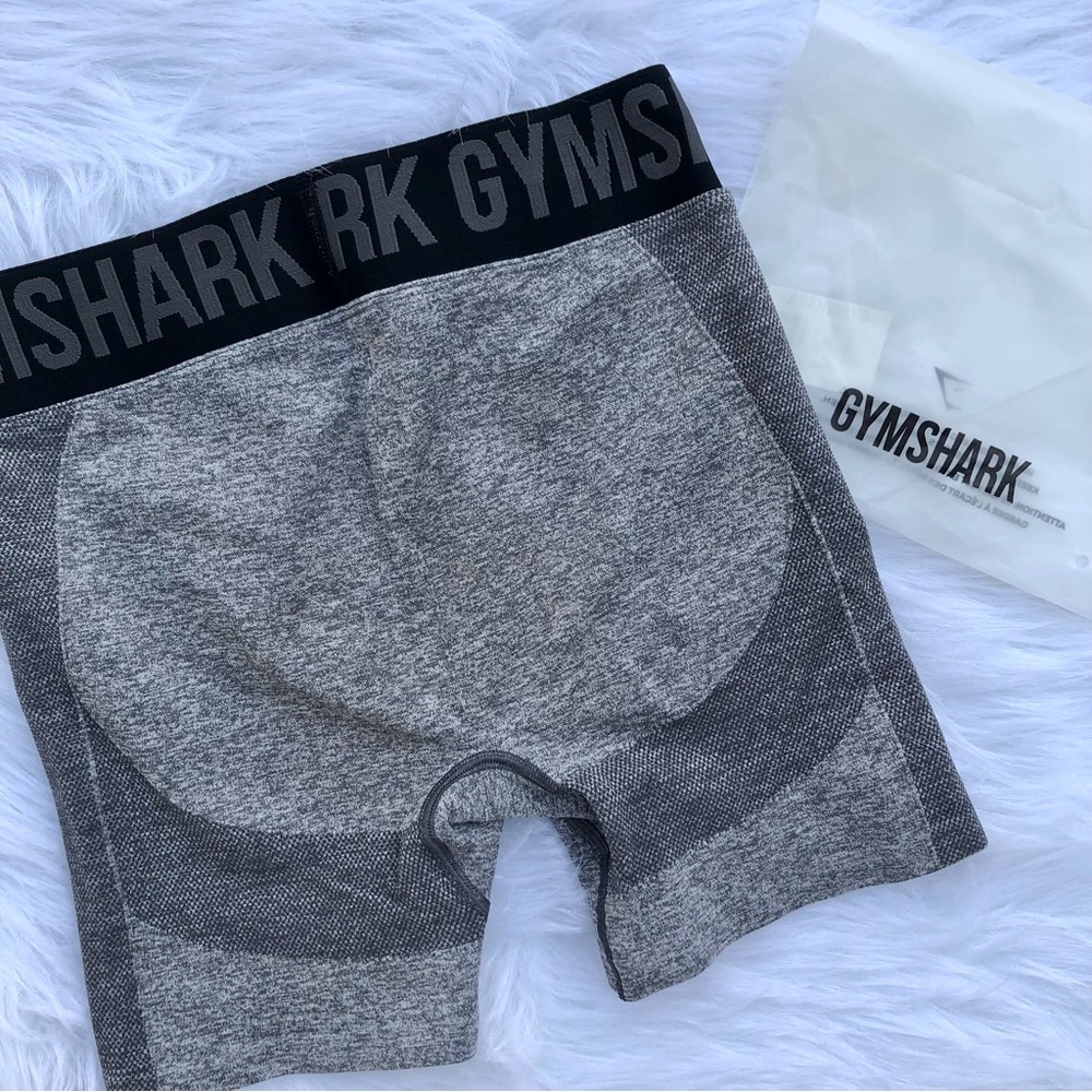 NWOT - Gymshark Flex Shorts Black/Gray - Picture 4 of 5